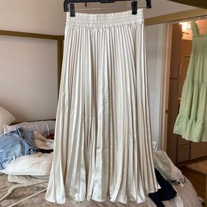 Elegant Cream Midi Skirt